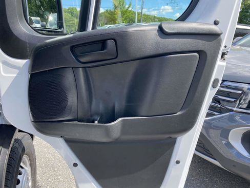 Used 2025 RAM ProMaster 2500 w/ U-Haul Equipment Group FWD image 27