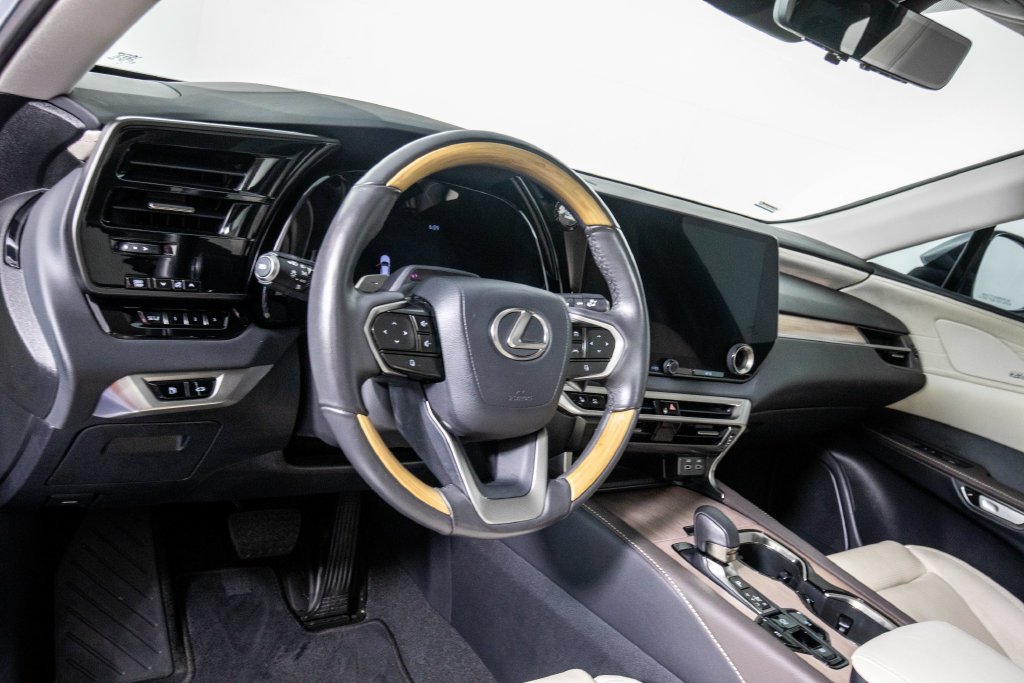 Used 2024 Lexus RX 350 FWD w/ Convenience Package image 18