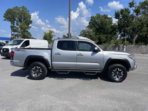 Used 2019 Toyota Tacoma TRD Off-Road RWD image 2