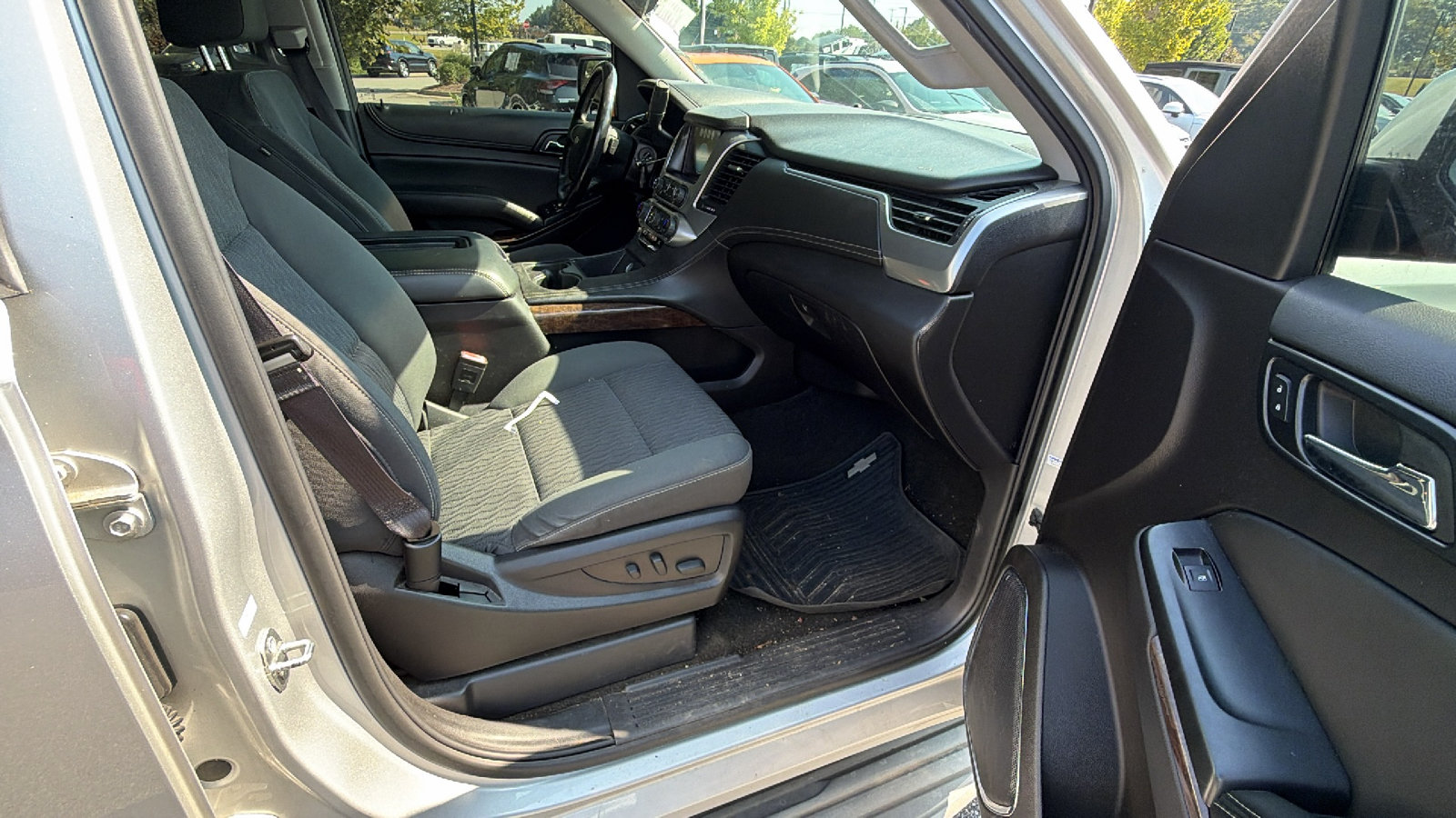 Used 2017 Chevrolet Tahoe LS w/ All-Season Package RWD image 19