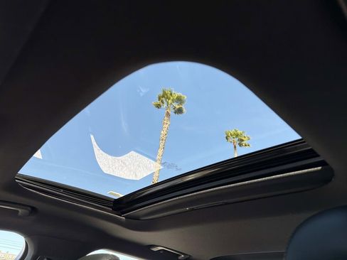 Used 2017 Lincoln MKZ Reserve image 18