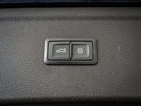 Used 2018 Audi Q5 2.0T Premium Plus w/ Premium Plus Package image 18