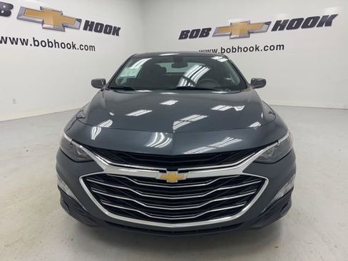Used 2019 Chevrolet Malibu LT image 2