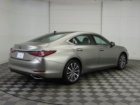 Used 2019 Lexus ES 350 w/ Premium Package image 5