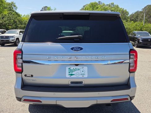 Used 2024 Ford Expedition Limited image 4