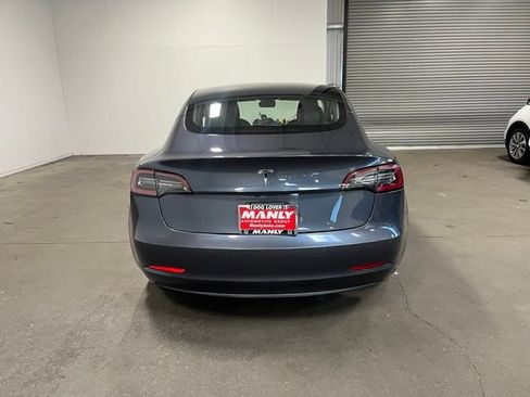 Used 2020 Tesla Model 3 Standard Range Plus RWD image 4