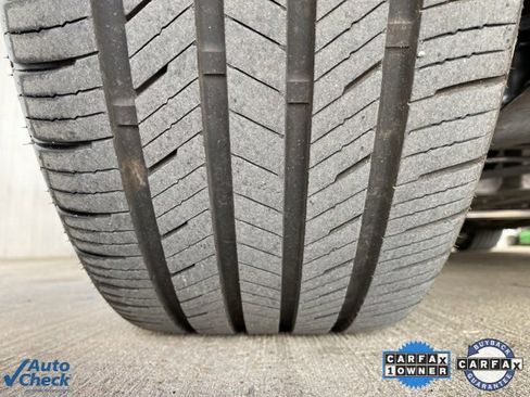 Used 2024 BMW 330e w/ Convenience Package image 98