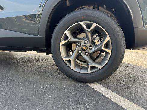 New 2026 Chevrolet Trax LT image 5