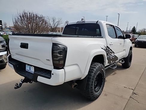 Used 2021 Toyota Tacoma TRD Sport w/ Technology Package image 7