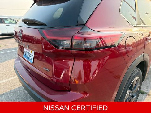 Certified 2025 Nissan Rogue SV AWD/4WD image 9