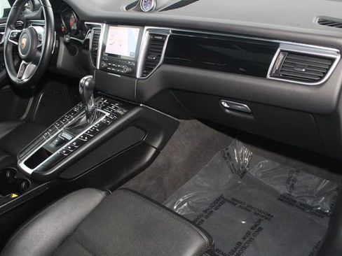 Used 2017 Porsche Macan S image 27