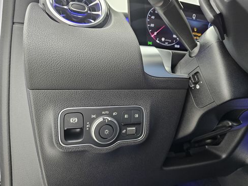 New 2026 Mercedes-Benz GLB 250 4MATIC image 8