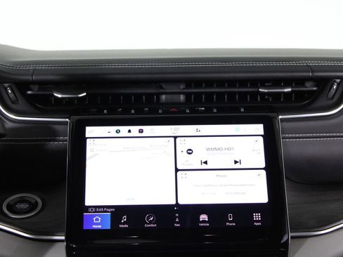 Used 2022 Jeep Grand Cherokee L Overland w/ MOPAR Finishing Package image 8