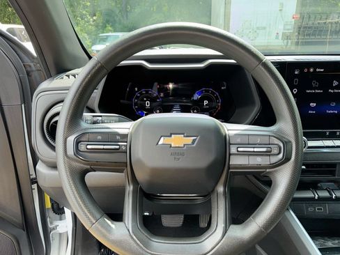 Used 2025 Chevrolet Colorado W/T RWD image 16