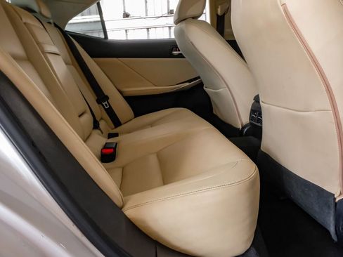 Used 2016 Lexus IS 200t image 34