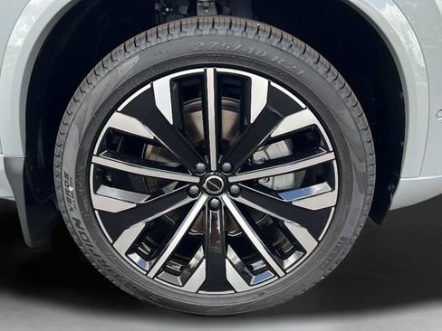 New 2026 Volvo XC90 B6 Plus w/ Protection Package AWD/4WD image 10