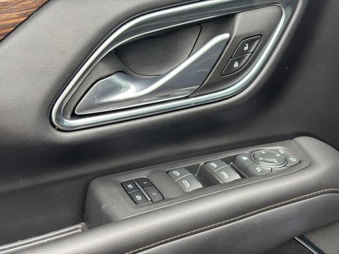 Used 2023 Chevrolet Suburban High Country AWD/4WD image 17