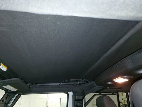 Used 2018 Jeep Wrangler Unlimited Sport S image 23