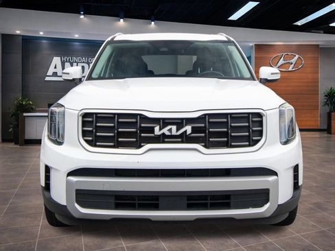 Used 2025 Kia Telluride S FWD image 4