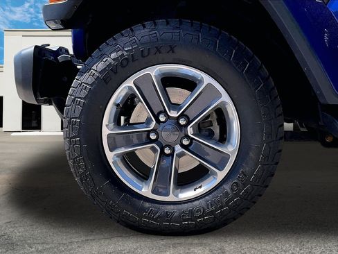 Used 2019 Jeep Wrangler Unlimited Sahara AWD/4WD image 8