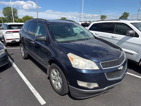 Used 2011 Chevrolet Traverse LS FWD image 5
