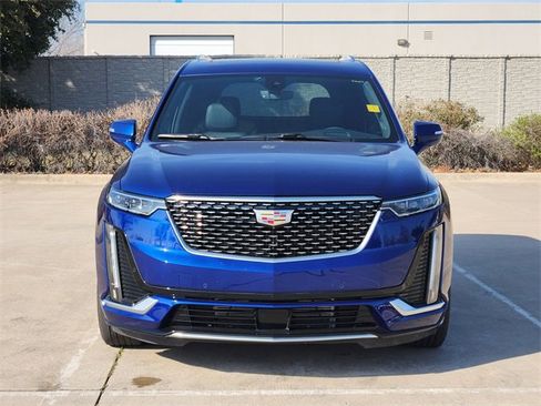 Used 2023 Cadillac XT6 Premium Luxury w/ Technology Package image 2