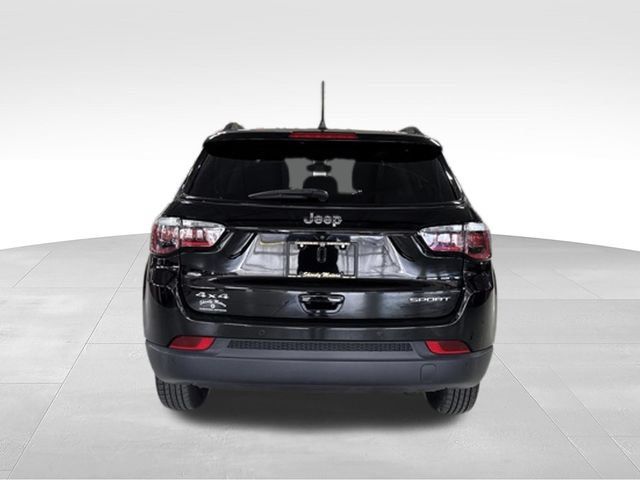 Used 2018 Jeep Compass Sport w/ Tech Group AWD/4WD image 4