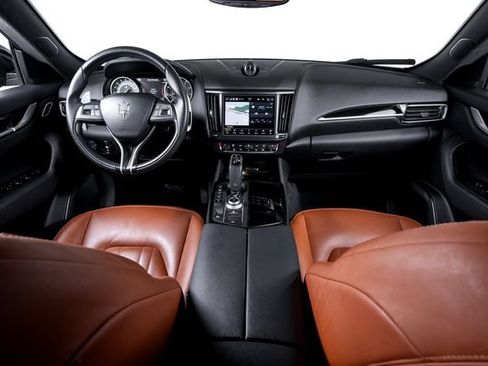 Used 2021 Maserati Levante AWD/4WD image 33