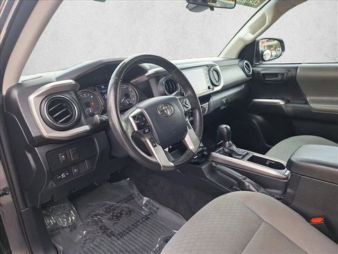 Used 2020 Toyota Tacoma SR5 image 9
