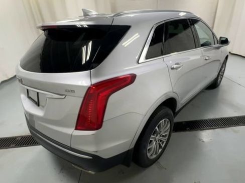 Used 2018 Cadillac XT5 Luxury w/ Driver Awareness Package AWD/4WD image 8