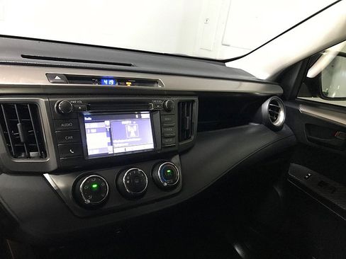 Used 2015 Toyota RAV4 LE FWD image 26