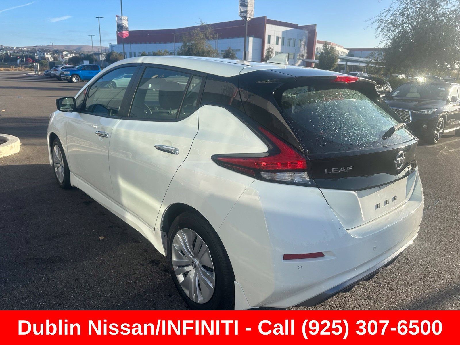 Used 2025 Nissan Leaf S FWD image 4