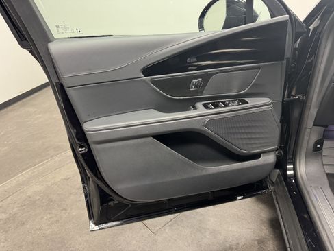 New 2026 Lincoln Nautilus Premier image 14