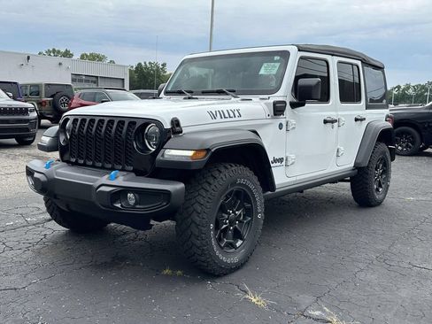 Used 2023 Jeep Wrangler Unlimited w/ Cold Weather Group AWD/4WD image 7