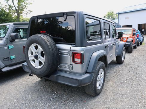 Used 2018 Jeep Wrangler Unlimited Sport S AWD/4WD image 6