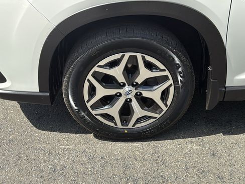 Certified 2023 Subaru Forester Premium AWD/4WD image 10