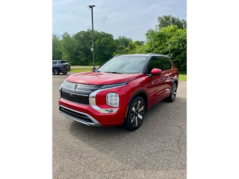 New 2026 Mitsubishi Outlander SEL FWD image 3