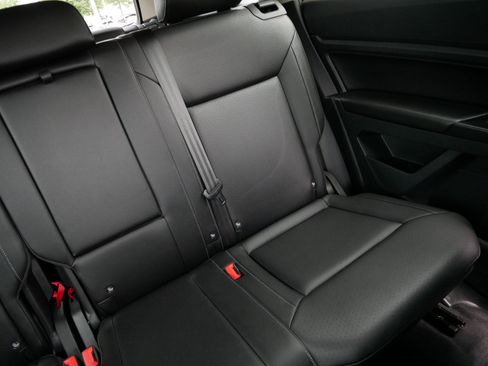 Used 2018 Volkswagen Atlas SE FWD image 14