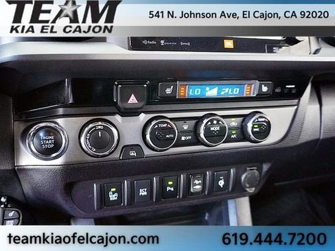 Used 2017 Toyota Tacoma TRD Sport AWD/4WD image 31