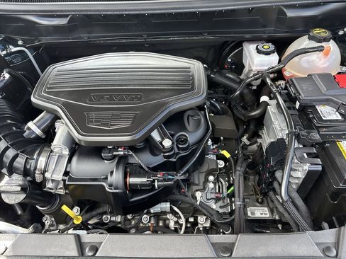 Used 2024 Cadillac XT5 Premium Luxury w/ Technology Package image 11