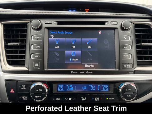 Used 2018 Toyota Highlander Limited image 21