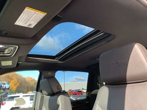 Used 2024 GMC Sierra 2500 AT4 w/ Technology Package image 28