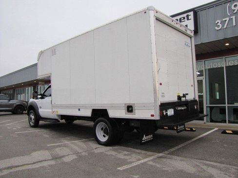 Used 2015 Ford F550 2WD Regular Cab Super Duty image 5