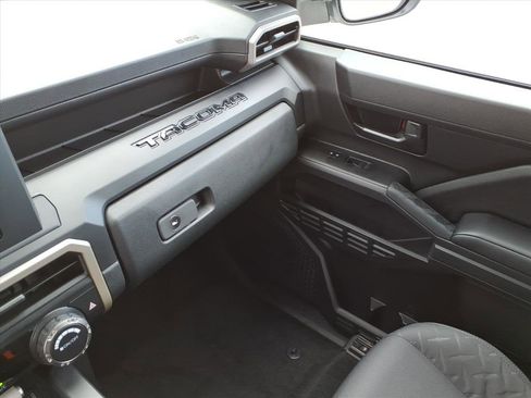 Used 2026 Toyota Tacoma SR image 30