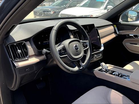 New 2026 Volvo XC90 B5 Core w/ Protection Package Premier image 19