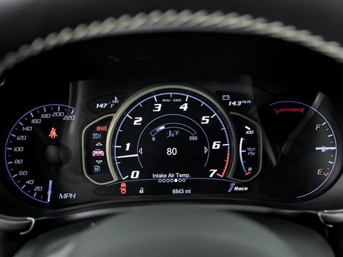 Used 2014 SRT GTS RWD image 21