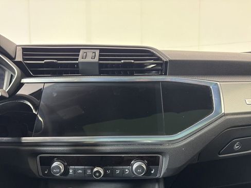 Used 2023 Audi Q3 2.0T Premium image 23