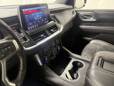 Used 2021 Chevrolet Suburban Premier w/ Premium Package image 24