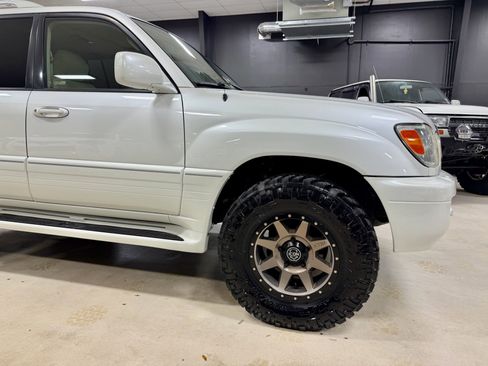 Used 2004 Lexus LX 470 image 12