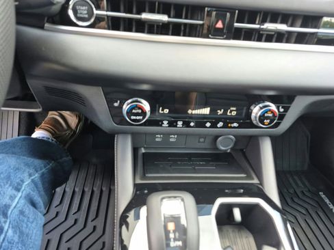 New 2025 Mitsubishi Outlander SE FWD image 38